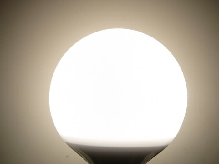 LED žárovka E27 LU12W 260° - náhled 3