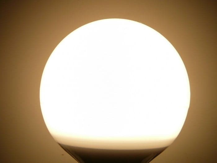 LED žárovka E27 LU12W 260° - náhled 4