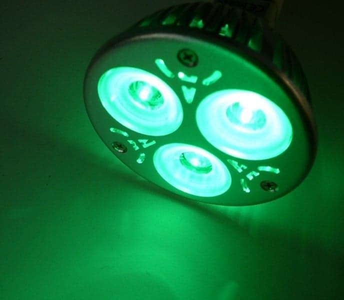 Barevná LED žárovka E27 - náhled 3