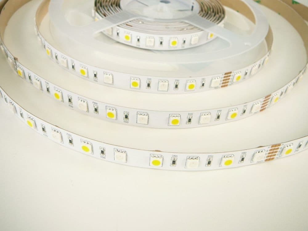 24V RGB+CW 14,4W vnitřní LED pásek záruka 3 roky - náhled 4