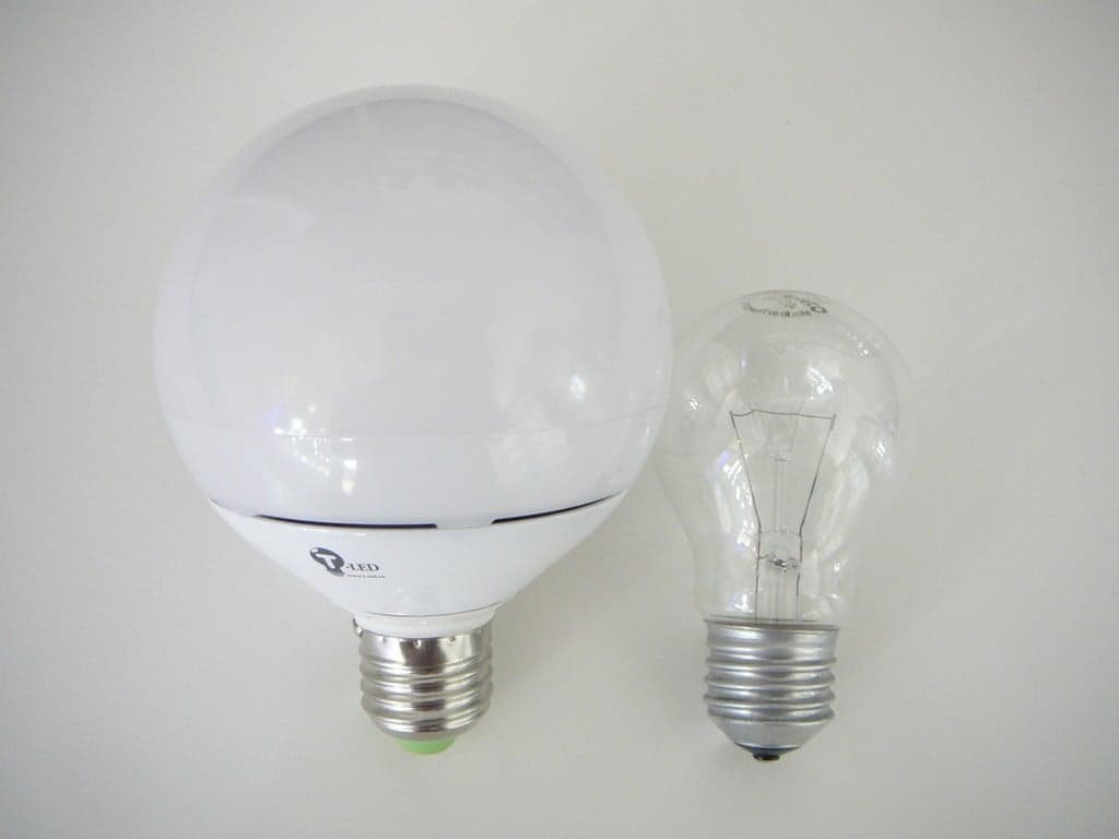 LED žárovka E27 LU12W 260° - náhled 5